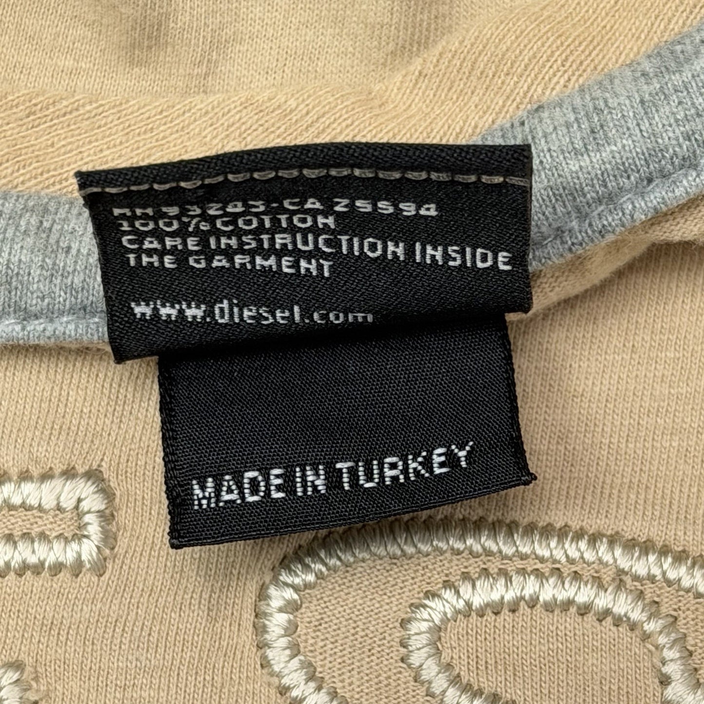 Vintage Diesel Logo T-Shirt Men’s XL Beige Embroidered Logo Design 00’s y2k