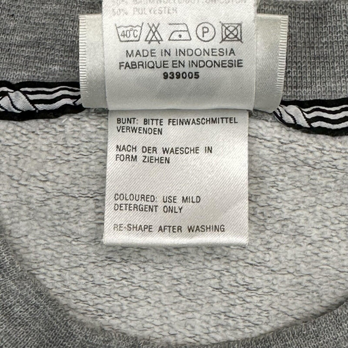 Vintage Adidas Jumper Men’s Large Grey Three Stripes Detailing 90’s Sportswear