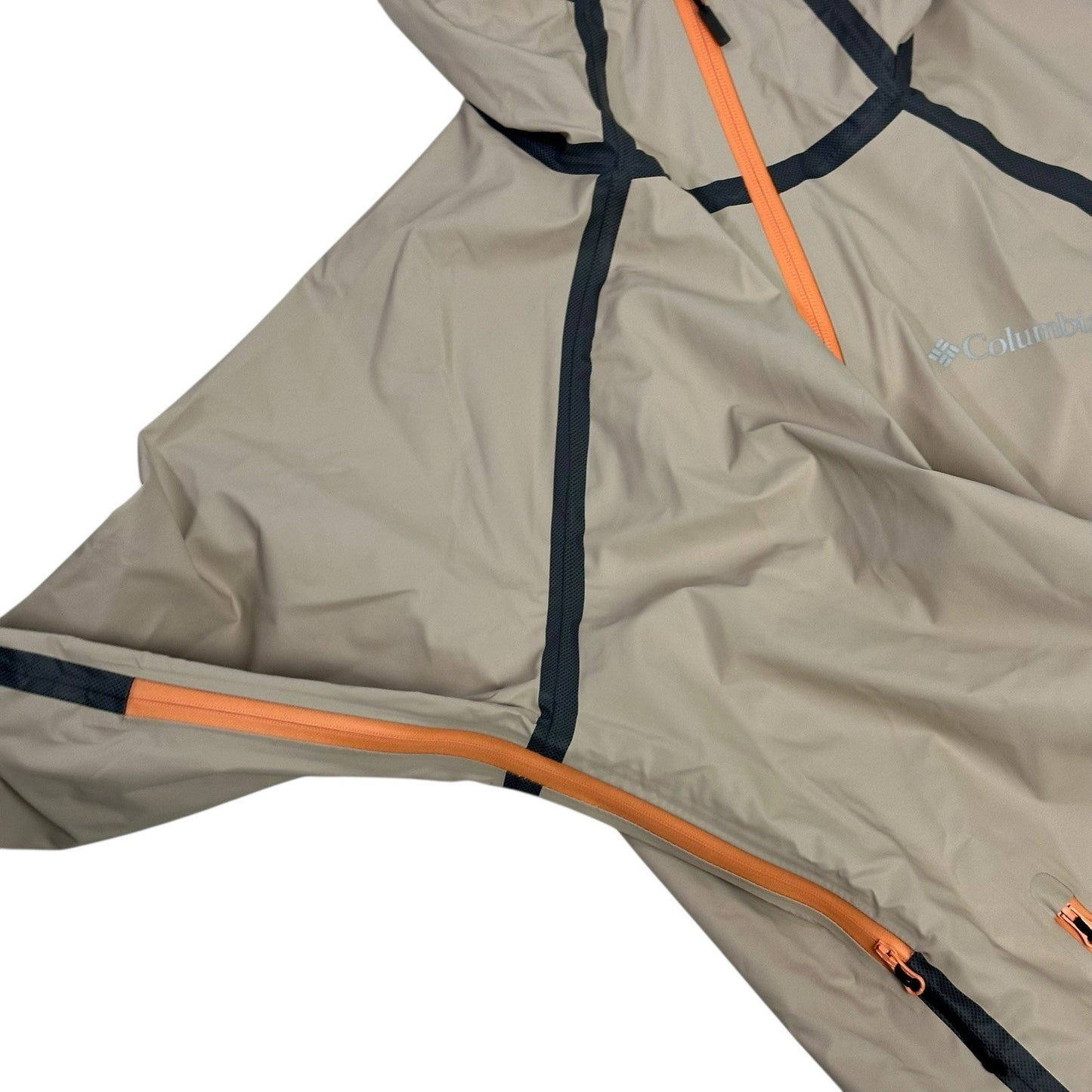 NWT Columbia Reign No Shine Hardshell Jacket Beige Men’s Medium Waterproof