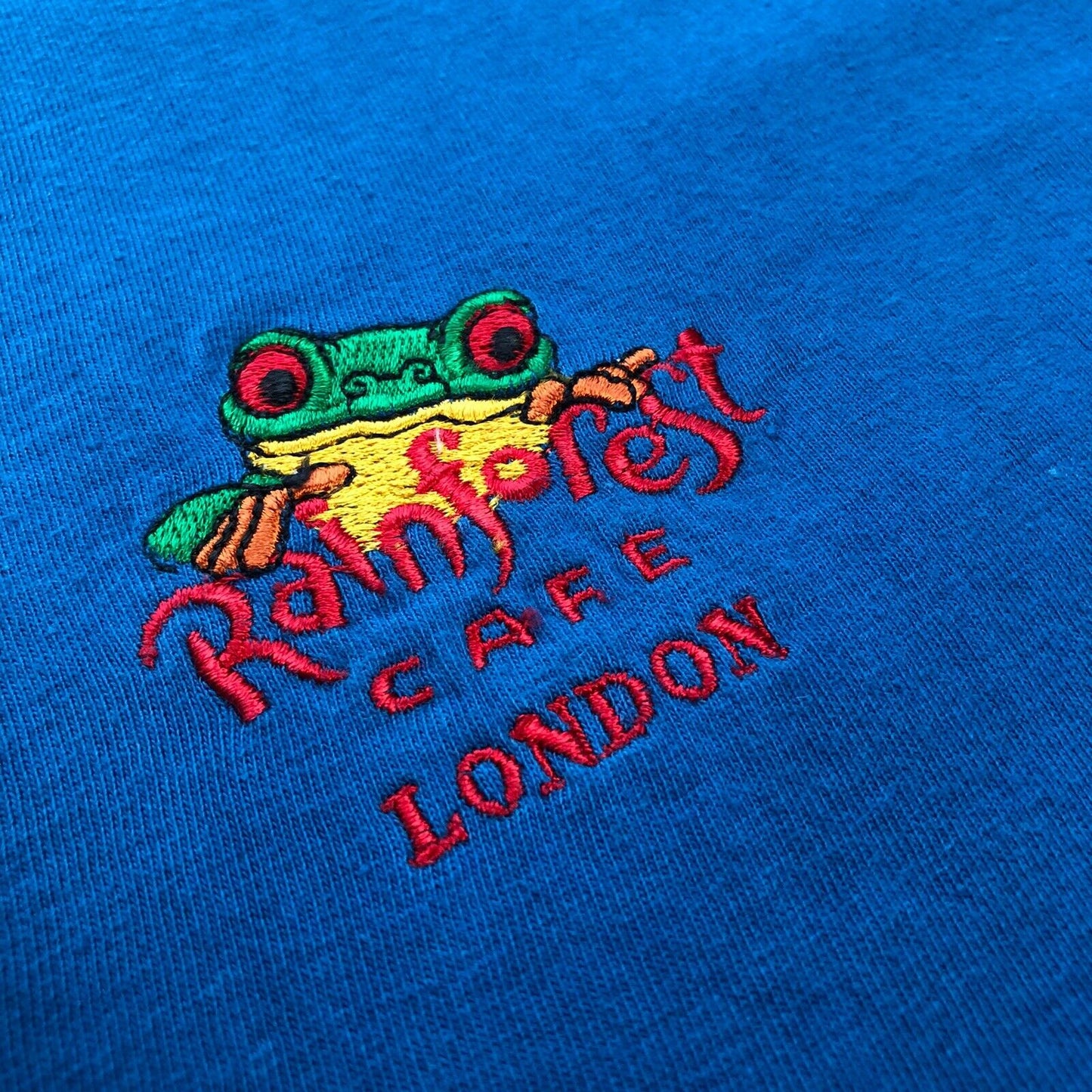 Vintage Rainforest Cafe London T-Shirt Mens Small Blue